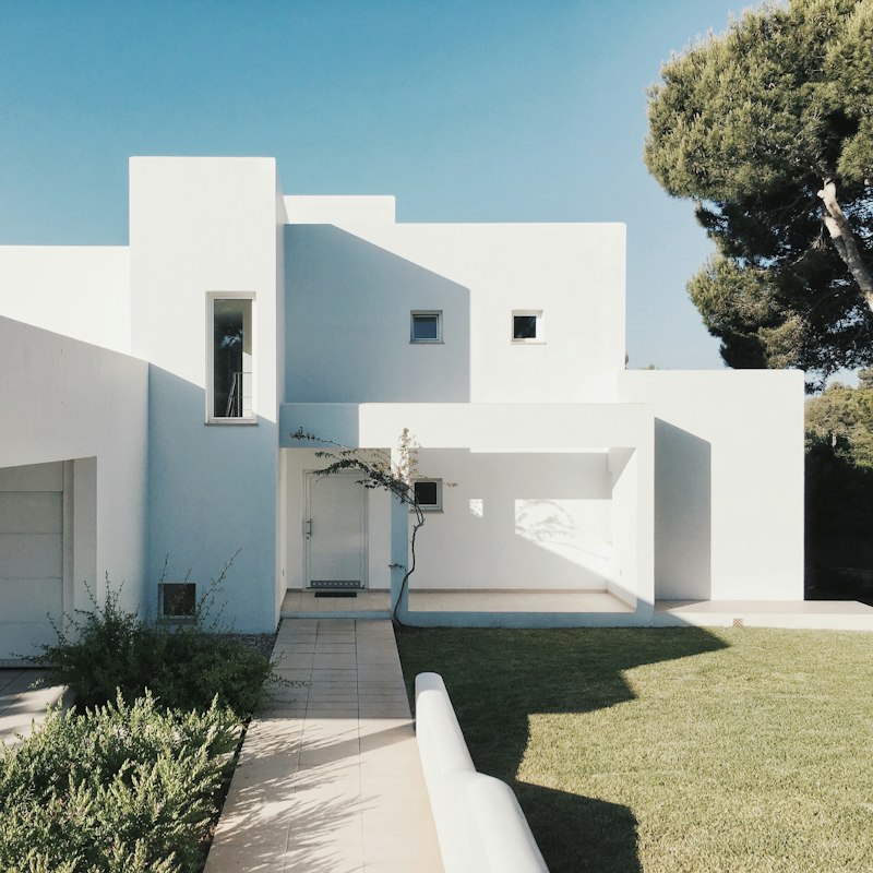 Maison contemporaine blanche