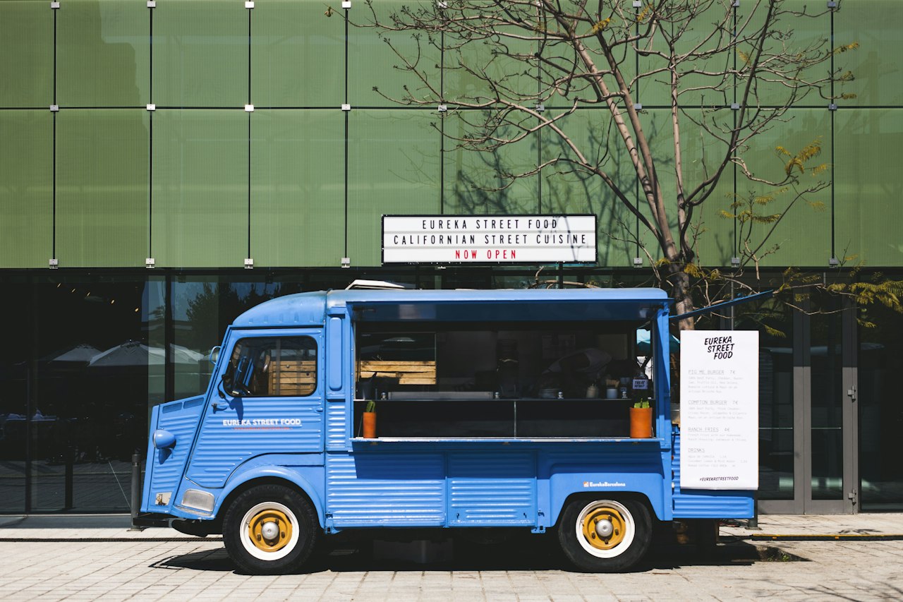 Food truck installé dans la rue