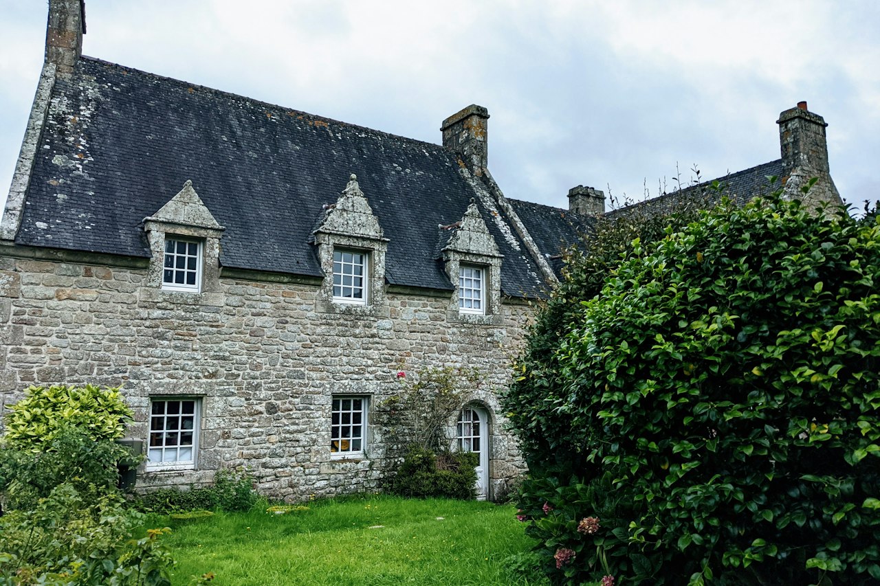 Gîte en pierre avec son jardin