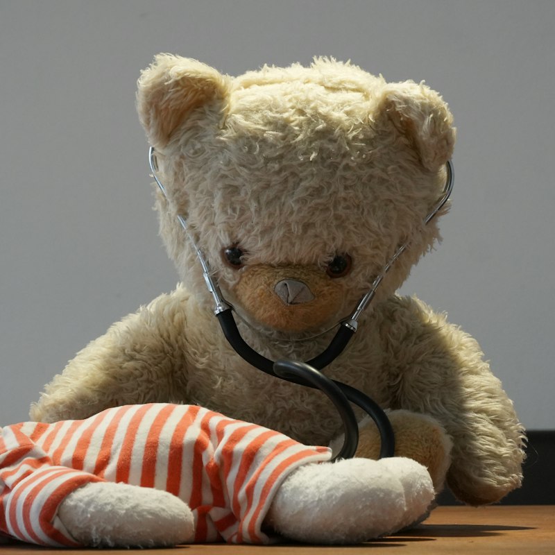 Ours en peluche avec un stéthoscope